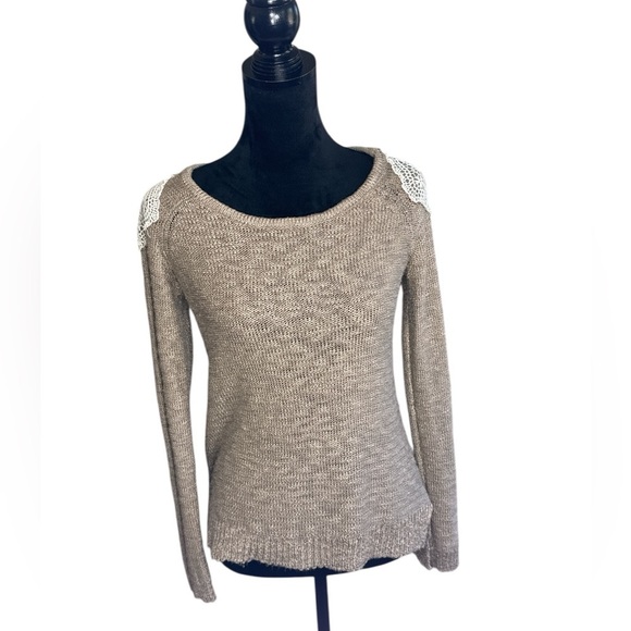 Pink Rose Women’s Knit Sweater Lace Shoulder Detail Size M - Picture 2 of 9